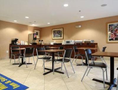 фото отеля Microtel Inn & Suites Lithonia Stone Mountain