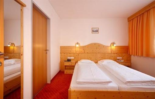 фото отеля Haus Martinshof Pension Hotel Obergurgl