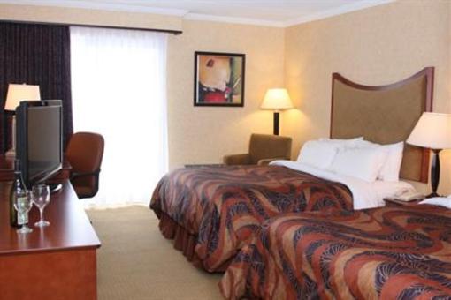 фото отеля BEST WESTERN Captain's Quarters