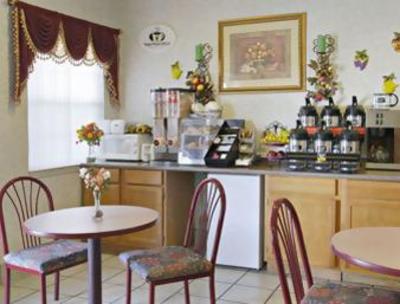 фото отеля Super 8 Arlington SW