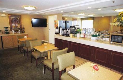 фото отеля La Quinta Inn & Suites Warwick