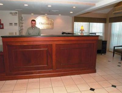 фото отеля La Quinta Inn & Suites Warwick