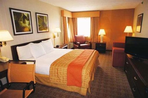 фото отеля La Quinta Inn & Suites Warwick