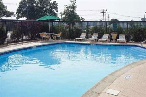фото отеля La Quinta Inn & Suites Warwick