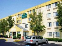 La Quinta Inn & Suites Warwick