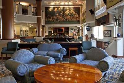 фото отеля Varsity Clubs of America Hotel Mishawaka