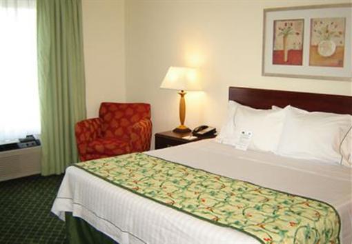 фото отеля Fairfield Inn St. Louis St. Charles