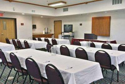 фото отеля Travelodge and Suites Fargo Moorhead