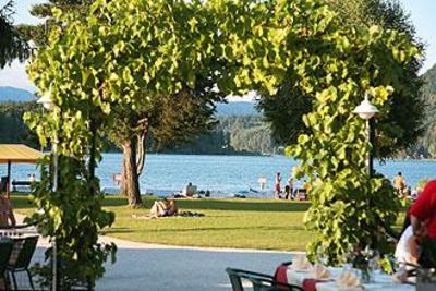 фото отеля Strandhotel Faak am See
