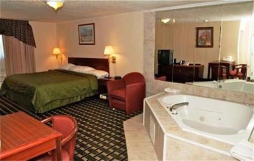 фото отеля Boulevard Inn Amherst (New York)