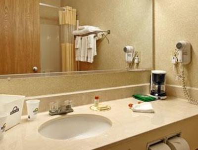 фото отеля Days Inn and Suites East Davenport Iowa