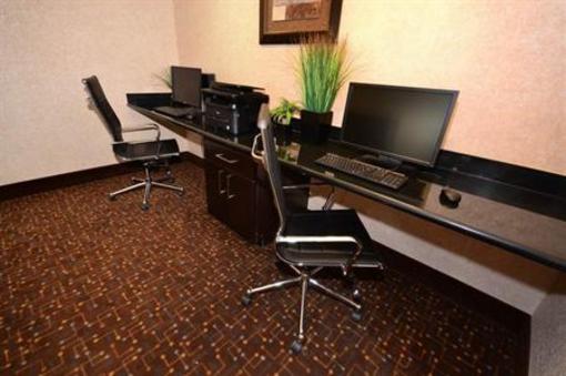 фото отеля Best Western Plus Lytle Inn & Suites