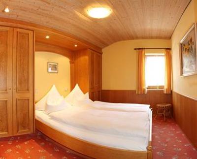 фото отеля Hotel Edelweiss Reit im Winkl
