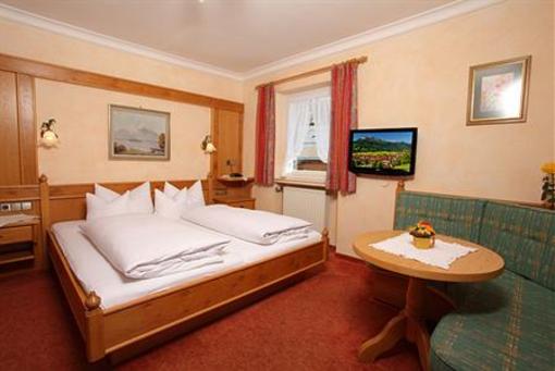 фото отеля Hotel Edelweiss Reit im Winkl
