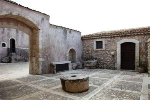 фото отеля Eremo Madonna Delle Grazie