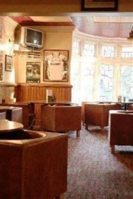 фото отеля Pines Hotel Luton