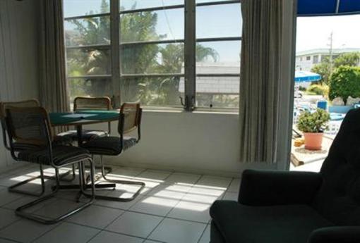фото отеля Dolphin Inn Resort Fort Myers Beach