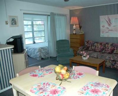 фото отеля Dolphin Inn Resort Fort Myers Beach