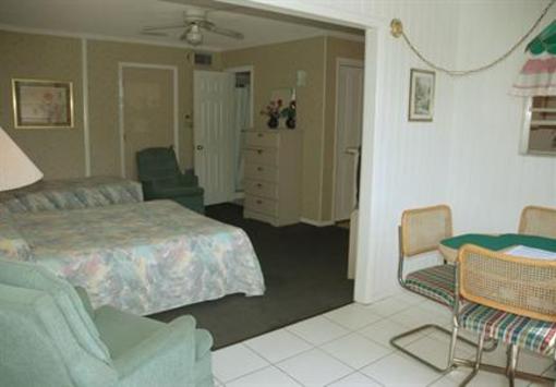 фото отеля Dolphin Inn Resort Fort Myers Beach