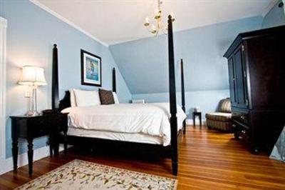 фото отеля Newport Blues Inn