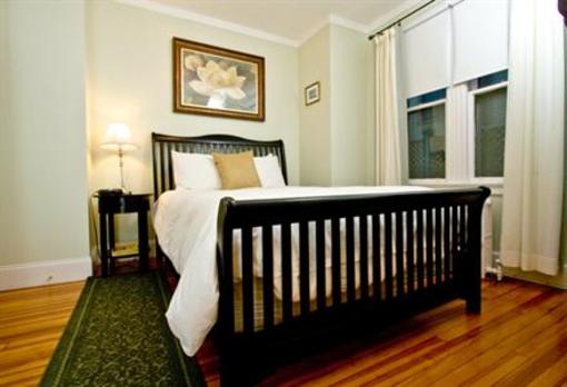 фото отеля Newport Blues Inn