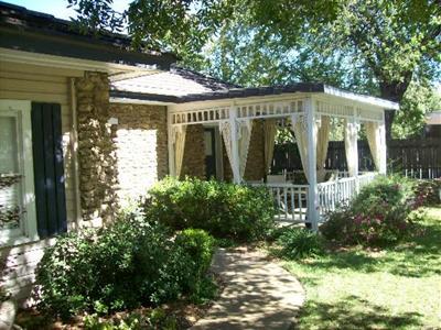 фото отеля Lockheart Gables Bed & Breakfast