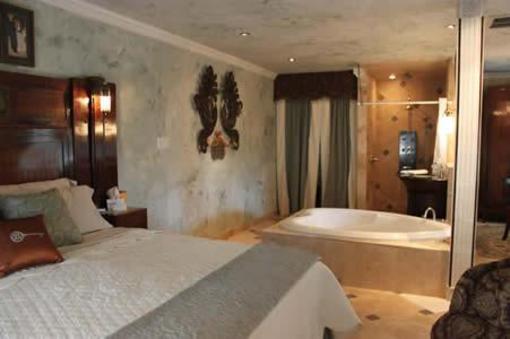 фото отеля Lockheart Gables Bed & Breakfast