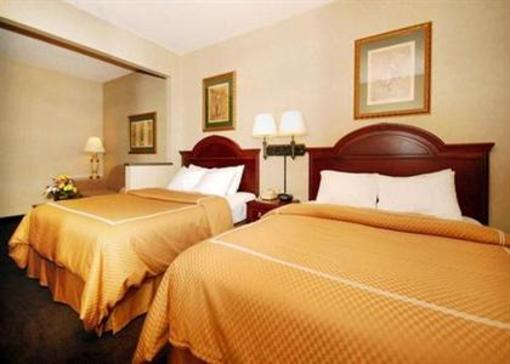 фото отеля Comfort Suites Green Bay