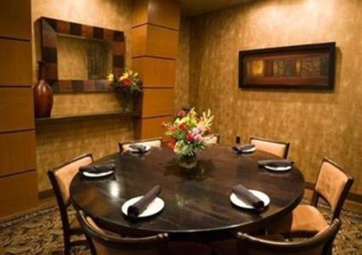 фото отеля Comfort Suites Green Bay