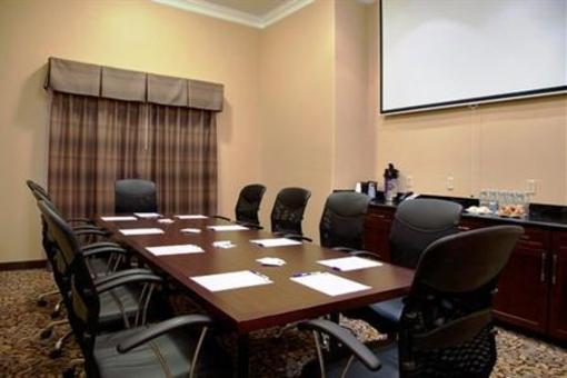 фото отеля Holiday Inn Express Hotel & Suites Houston-Alvin