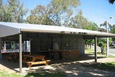 фото отеля BIG4 Deniliquin Paringa Holiday Park Cabins