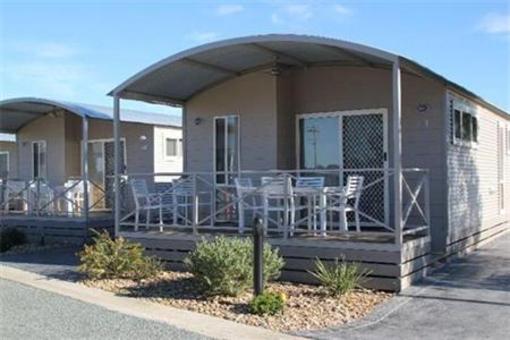 фото отеля BIG4 Deniliquin Paringa Holiday Park Cabins