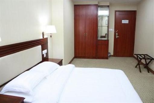 фото отеля Xingwei Yifeng Airport Hotel