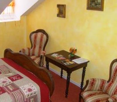 фото отеля Au Pied Du Chateau