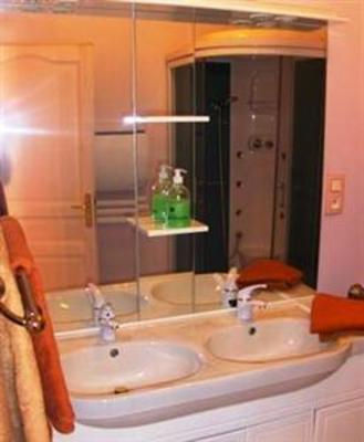 фото отеля Au Pied Du Chateau