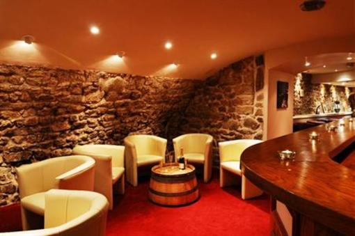 фото отеля Hostellerie de la Tour d'Auxois