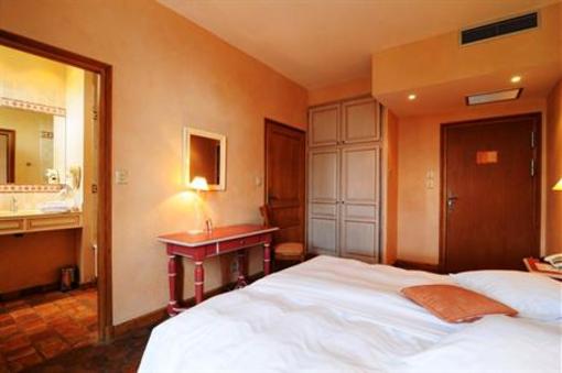 фото отеля Hostellerie de la Tour d'Auxois
