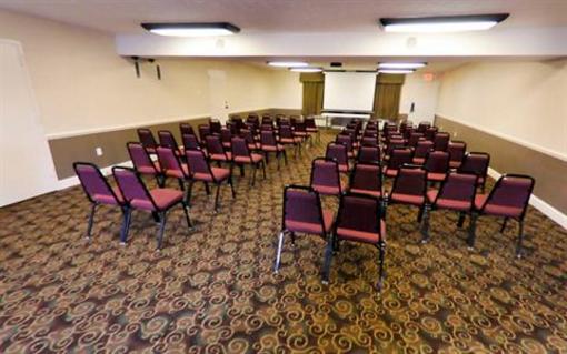 фото отеля Bluegrass Extended Stay Hotel
