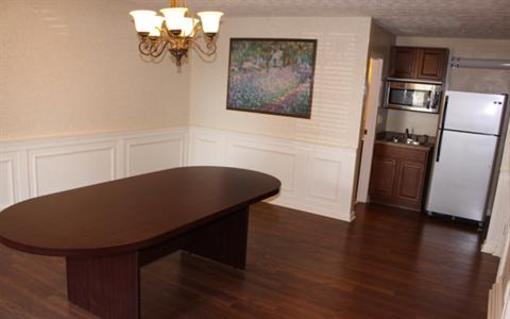 фото отеля Bluegrass Extended Stay Hotel