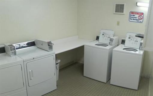 фото отеля Bluegrass Extended Stay Hotel