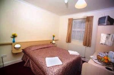фото отеля Channins Hounslow Hotel