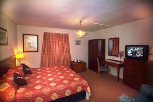 фото отеля Channins Hounslow Hotel