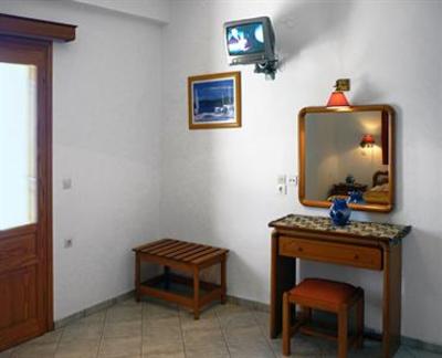 фото отеля Nereides Apartments Marathokampos