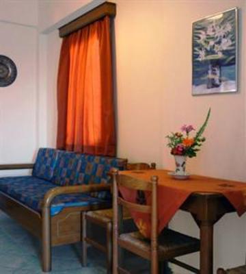 фото отеля Nereides Apartments Marathokampos