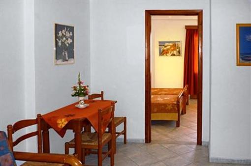фото отеля Nereides Apartments Marathokampos