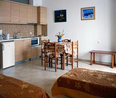 фото отеля Nereides Apartments Marathokampos