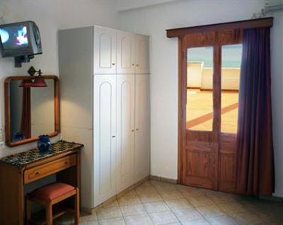фото отеля Nereides Apartments Marathokampos