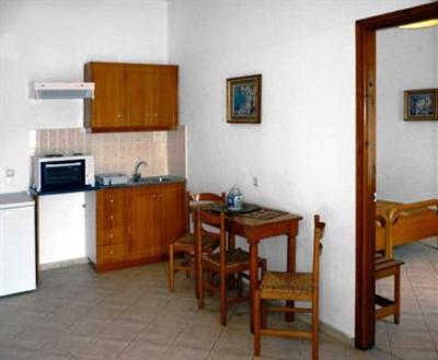 фото отеля Nereides Apartments Marathokampos