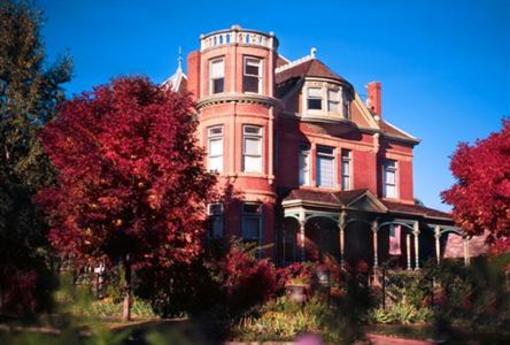 фото отеля Lumber Baron Inn & Gardens