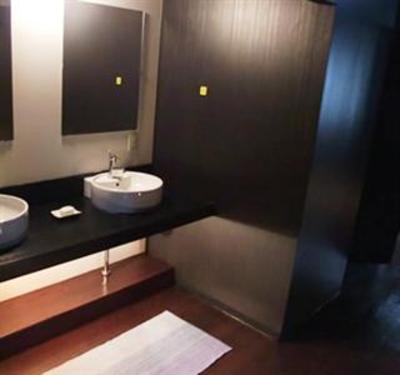 фото отеля International Guesthouse AZURE Narita